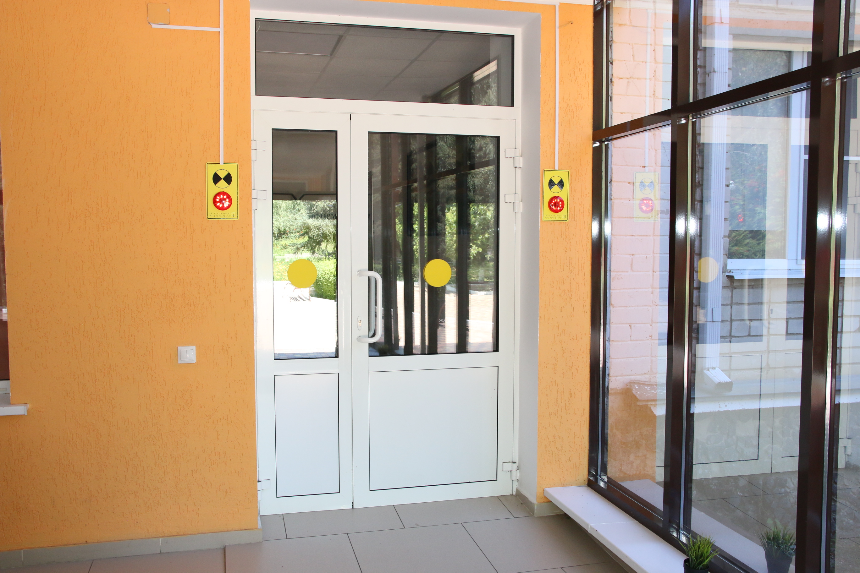 Информационная стойка